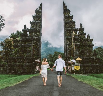 Bali Honeymoon Guide: Top Romantic Escapes for Newlyweds in Paradise